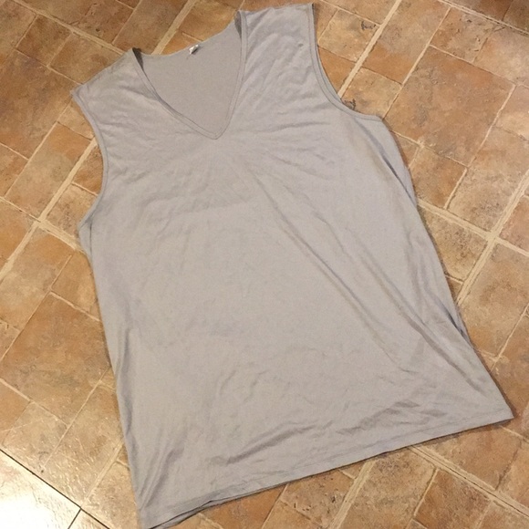 Uniqlo Other - Uniqlo tank top size men’s extra large